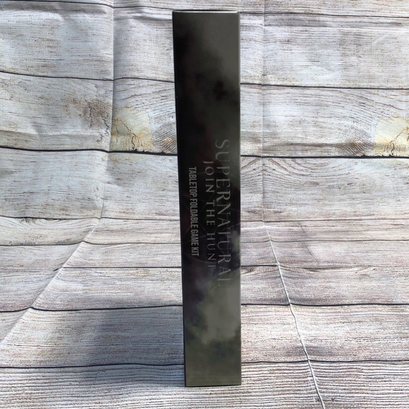 Culturefly Exc Supernatural TableTop Foldable Game Kit ( Checkers ) Winchester - Picture 6 of 12